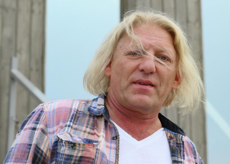 Умер телеведущий и режиссер Александр Олейников