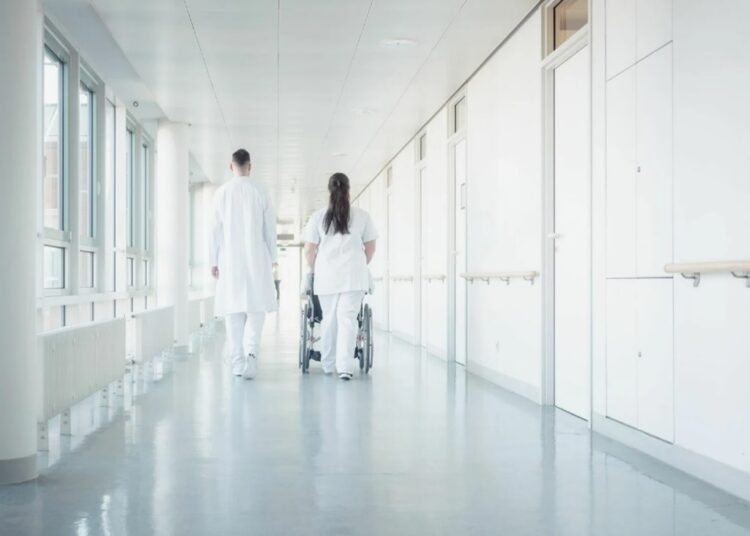 Из-за столкновения катера с траулером в Таиланде госпитализированы 17 туристов из России