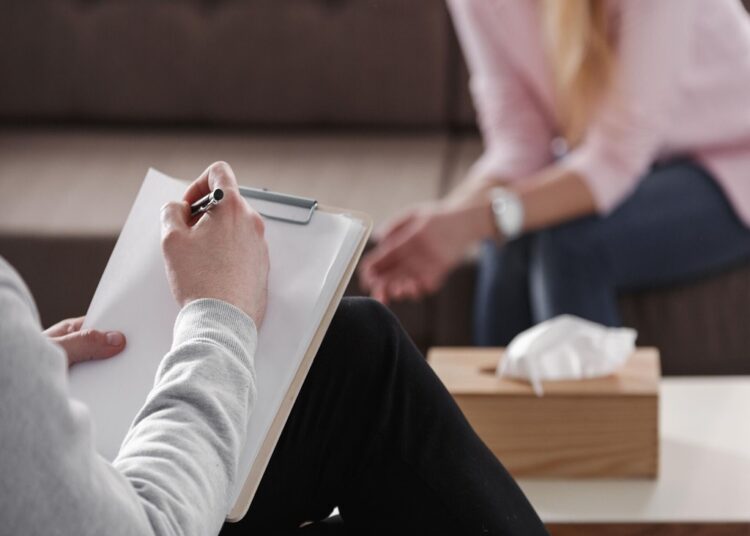 Психолог рассказал, почему после 50 нередко пропадает интерес к жизни