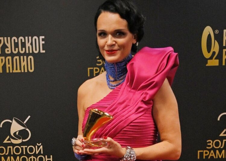 Вторая Волочкова на подходе? Певица Слава опубликовала новое пьяное видео