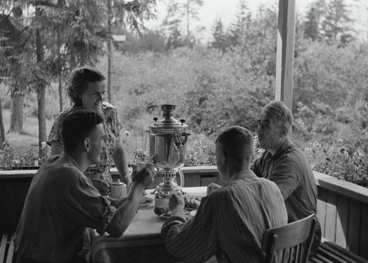 Топ-3 секретов советских жен, благодаря которым семьи в СССР не распадались многие годы