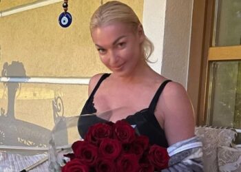 «Лечиться надо тем, кто пишет»: Волочкова жестко ответила на слухи о болезни