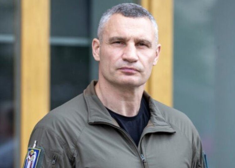 Мэр Киева Кличко предупредил о гуманитарной катастрофе в столице