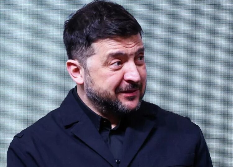 «Валите в Россию»: Зеленский в резкой форме призвал высылать россиян, живущих на Западе