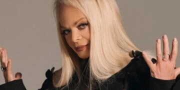 Апелляция не помогла: мошенникам, обокравшим Ларису Долину, ужесточили приговор