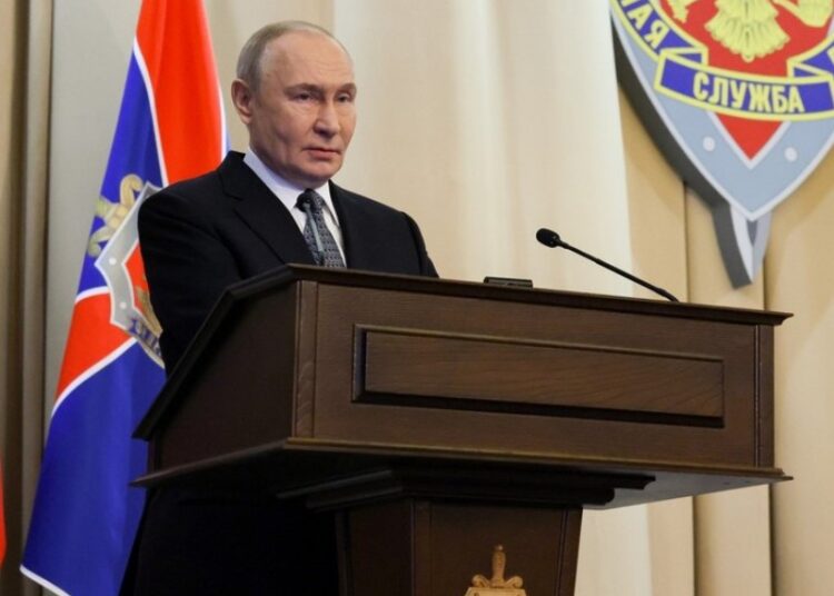 Путин потребовал от ФСБ усилить работу из-за новой тактики противника