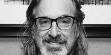 Новая смерть после фильмов Тарантино: вслед за братом умер актер Роберт Кэррадайн