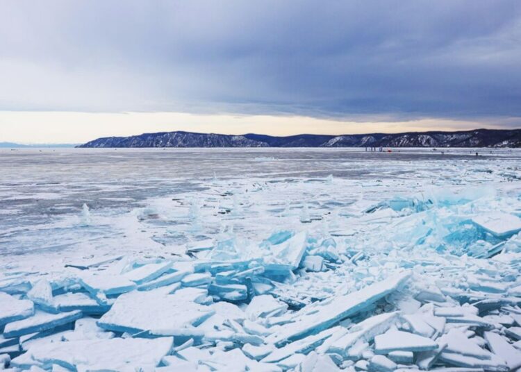 Китайские туристы подо льдом Байкала: обвинен муж местного шамана