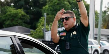 Полицейские США задержали русского деда, 16 лет кошмарившего весь Майами