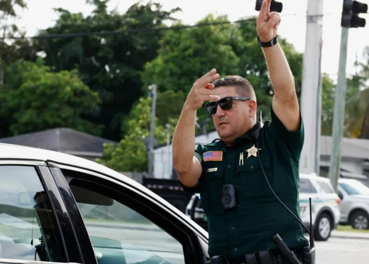 Полицейские США задержали русского деда, 16 лет кошмарившего весь Майами