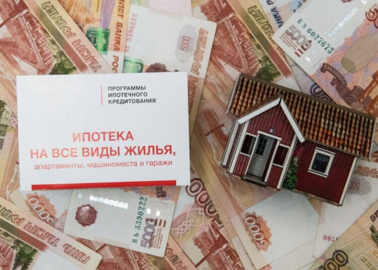 Сколько нужно получать в России, чтобы взять в ипотеку «двушку» в 2026 году