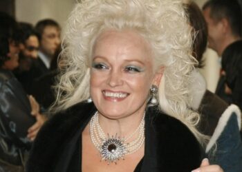 Как народная певица Надежда Кадышева выглядит вне сцены и без привычного образа?