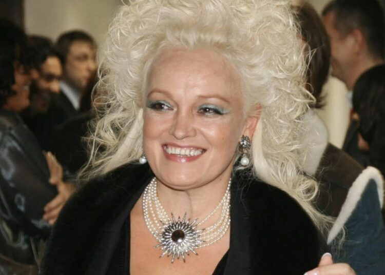 Как народная певица Надежда Кадышева выглядит вне сцены и без привычного образа?