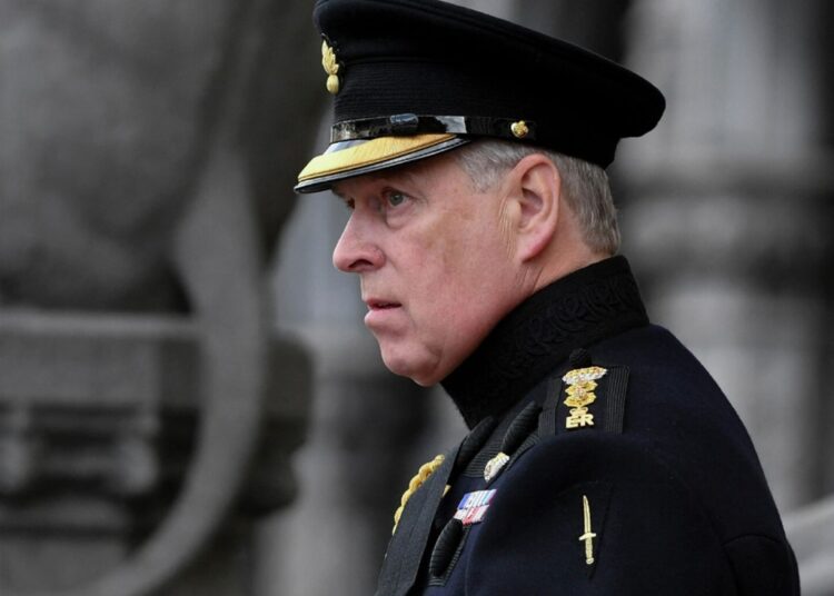 Брат короля Карла III арестован: Эндрю был в файлах Эпштейна