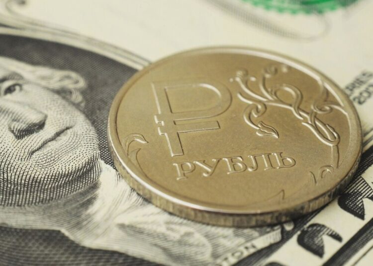 120 рублей и больше: почему россиянам советуют готовиться к обвалу нацвалюты?