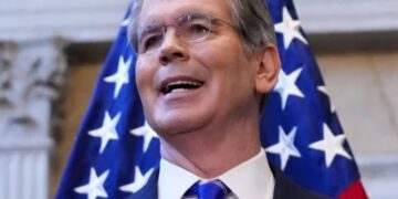 Глава Минфина США Бессент признал: смягчение нефтяных санкций принесет России миллиардные сверхдоходы