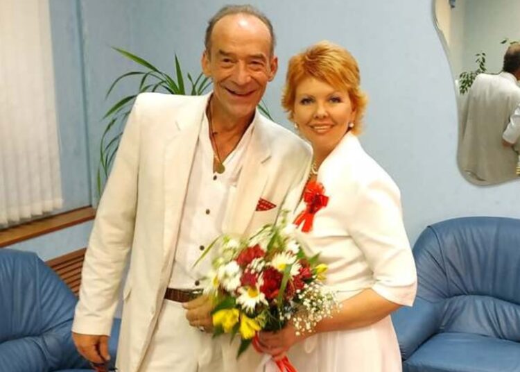 «Электроник» нашел свое счастье: Владимир Торсуев женился в шестой раз на той, которую уже любил