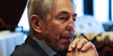 Проваливающийся нос Джабраилова: врач объяснил, почему фугас в Чечне и неудачные операции изменили лицо сенатора