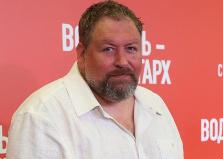 «Ем все, но понемногу»: Станислав Дужников раскрыл секрет своего эффектного похудения