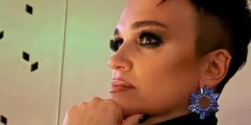 «Недолго горевала»: певица Слава передумала и решила вновь вернуться к гастролям в новом образе