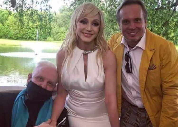 «Кристина была ему близка»: что произошло с квартирой Моисеева, которую он хотел отдать Орбакайте