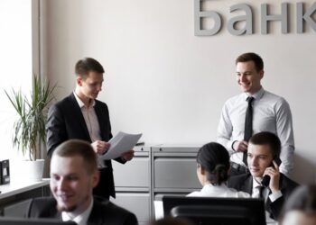 Снижение ставок, отказы в кредитах и закрытие более 100 банков: ЦБ запускает глобальную зачистку экономики