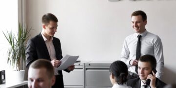 Снижение ставок, отказы в кредитах и закрытие более 100 банков: ЦБ запускает глобальную зачистку экономики