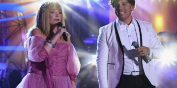 Пугачева и Галкин* оформили на детей шестую часть замка в деревне Грязи