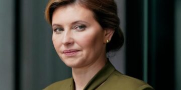 Зеленская решила поговорить то ли с Меланией Трамп, то ли с пустым местом