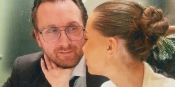 «Он не извращенец»: актер Якушев, которого называют русским Гослингом, сделал предложение 19-летней возлюбленной