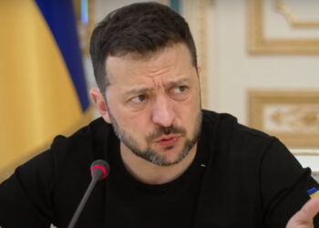 «Мы не можем отступить»: Зеленский отказался отдавать России территории Донбасса