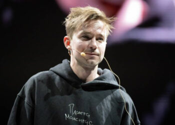 Александр Петров признался, что завидует успеху Юры Борисова