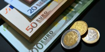 Всеобщий вред: на Западе началась паника из-за нового решения ЕС по Украине