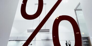 Центробанк России был осторожен с ключевой ставкой 24 апреля