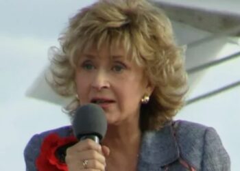 Поклонники «Аншлага» узнали, как сейчас выглядит 82-летняя Регина Дубовицкая