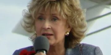 Поклонники «Аншлага» узнали, как сейчас выглядит 82-летняя Регина Дубовицкая