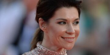 «Слишком старая»: звезда «Ворониных» Волкова столкнулась с театральной подноготной