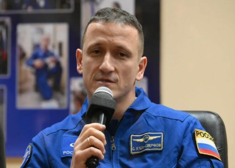 Российский космонавт Кудь-Сверчков отчитался перед заботливой мамой, выходя в космос