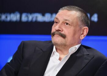 Супруга актера Дмитрия Назарова попросила Госдуму простить мужа