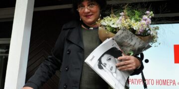 Писательница Толстая вступилась за своего сына Лебедева, доведшего телеведущую до слез
