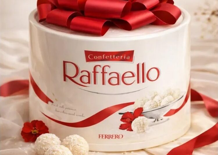 Поставки Kinder и Raffaello в магазины остановлены: в чем причина
