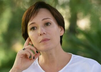 На какой сцене теперь выступает уехавшая из России и уволенная в Латвии Чулпан Хаматова