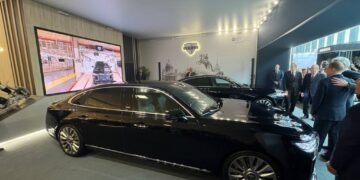 На ПМЭФ показали новую звезду автопрома России за 12 млн рублей