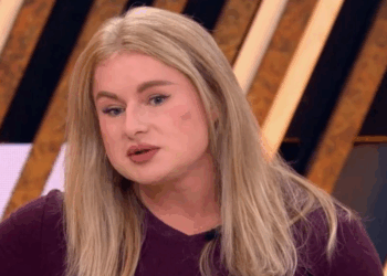 «Я не видела сына год»: Шукшина не может сдержать слез