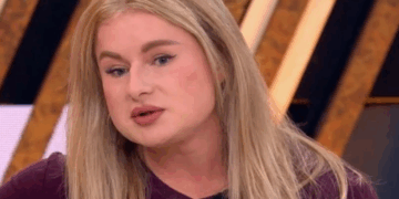 «Я не видела сына год»: Шукшина не может сдержать слез