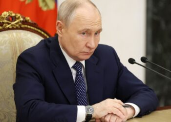 Путин подписал закон об ужесточении правил для трудовых мигрантов