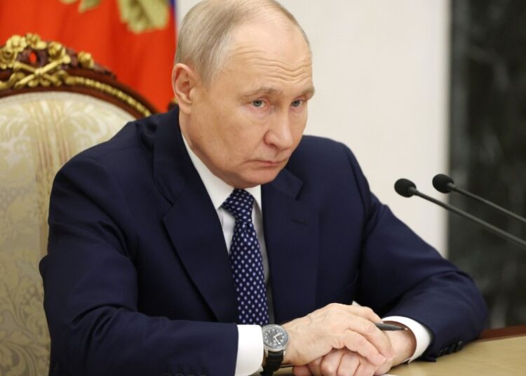 Путин подписал закон об ужесточении правил для трудовых мигрантов