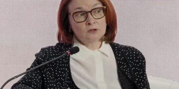 Набиуллину пообещали отправить в отставку в случае отказа снизить ключевую ставку ЦБ