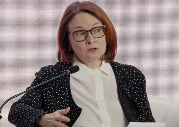 Набиуллину пообещали отправить в отставку в случае отказа снизить ключевую ставку ЦБ