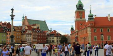 Польша перестала предоставлять бесплатное проживание украинцам в центрах размещения
